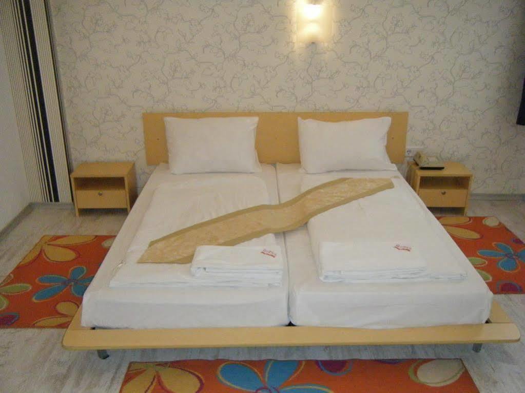 สกอตตีส์ บูติก โฮเทล Hotel โซเฟีย ภายนอก รูปภาพ